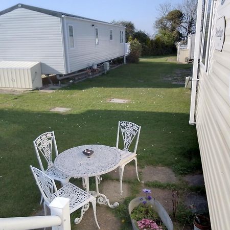 Private Caravan Situated At Parkdean Holiday Resort St Margaret'S At Cliffe Number 18 Zewnętrze zdjęcie